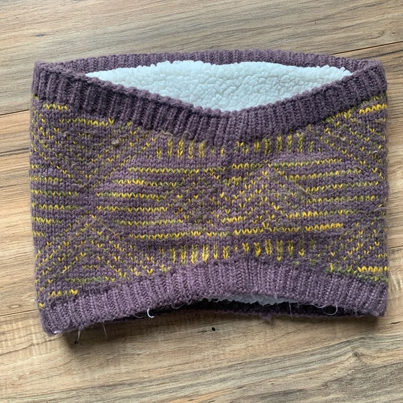 North Face Infinity Scarf - Picture 4 of 8